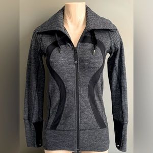 ⭐️ Host Pick ⭐️ Lululemon Stride Jacket *Soft Mini Check